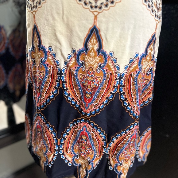 💕💕EUC- SUPER CUTE HALTER DRESS WITH OPEN BACK SZ 6💕 - Picture 7 of 8